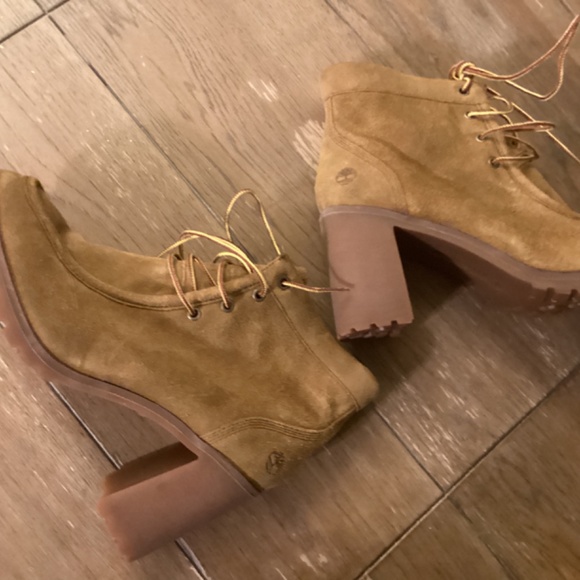 Boots - Picture 2 of 9